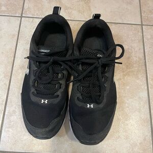 UNDER ARMOUR WOMEN BLACK RUNNING SHOES SIZE 9